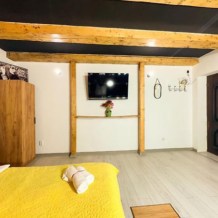 Venus Central Lux Studio Крайова Екстер'єр фото